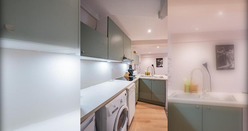 Charming 2 Bedroom Apartment in the Heart of Paris - image 7