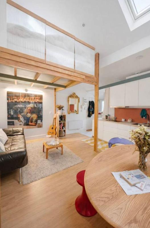 Apartment with rooftop views - image 10