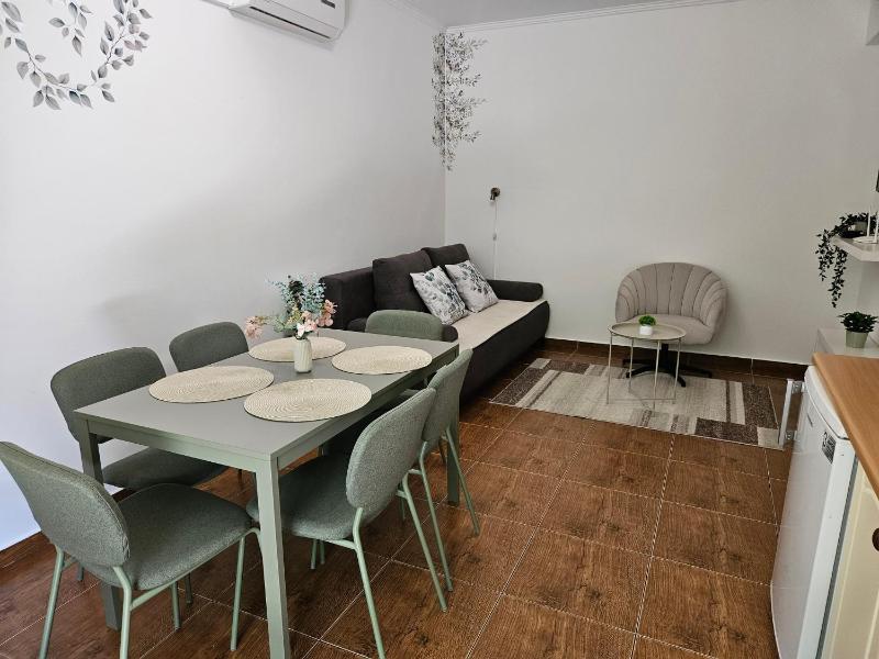 Zoli Apartmanok-Maya Kölcsey 34-36 - image 13