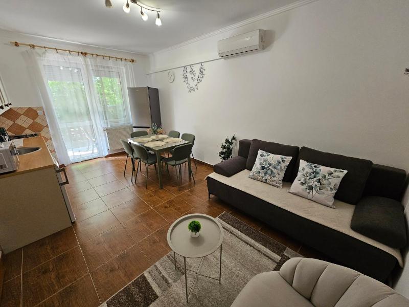 Zoli Apartmanok-Maya Kölcsey 34-36 - image 1