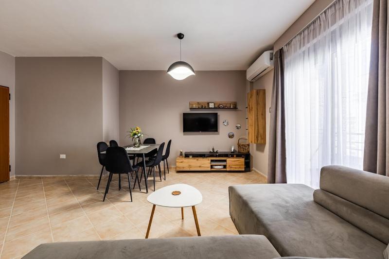 Coastal Living Retreat 2BR in Lungomare by PikHost - image 1
