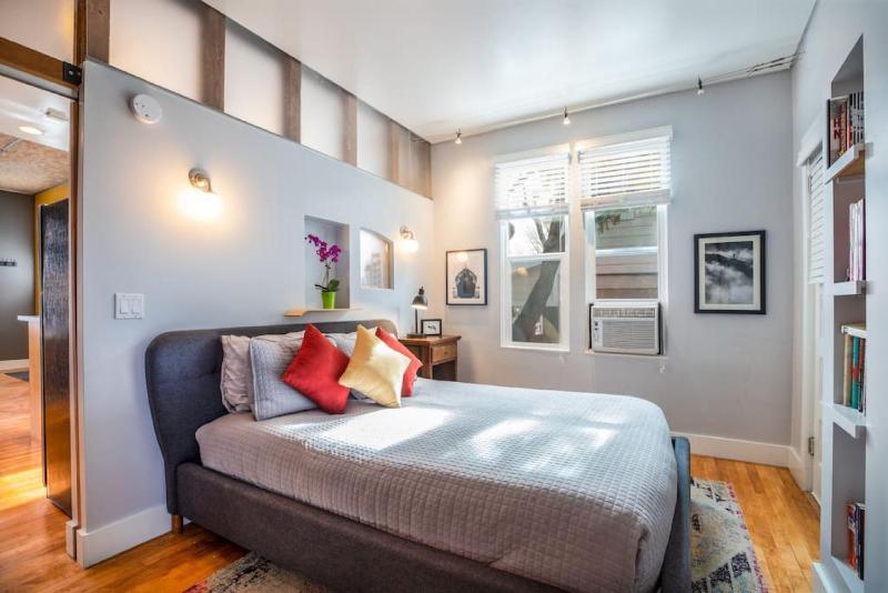 New Distinctive Historical Unit from 5 Star Host - image 36