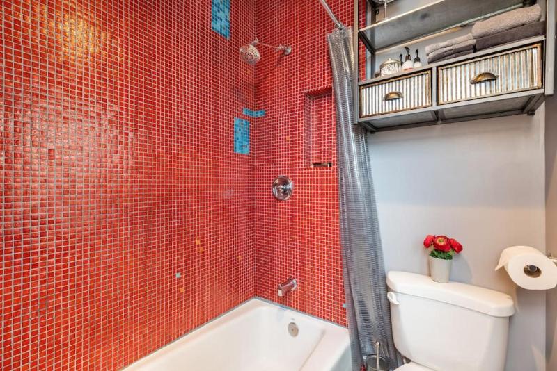 New Distinctive Historical Unit from 5 Star Host - image 31