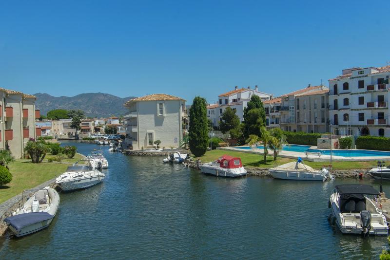WELCS APARTAMENTO 406 EMP con vistas al canal - image 5