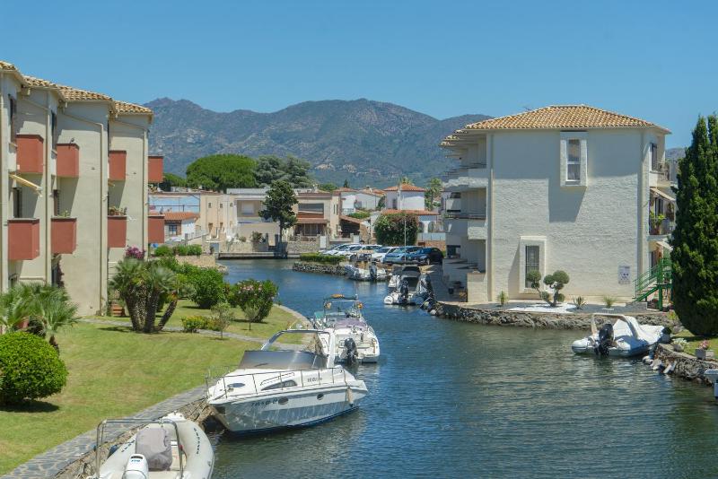 WELCS APARTAMENTO 406 EMP con vistas al canal - image 6