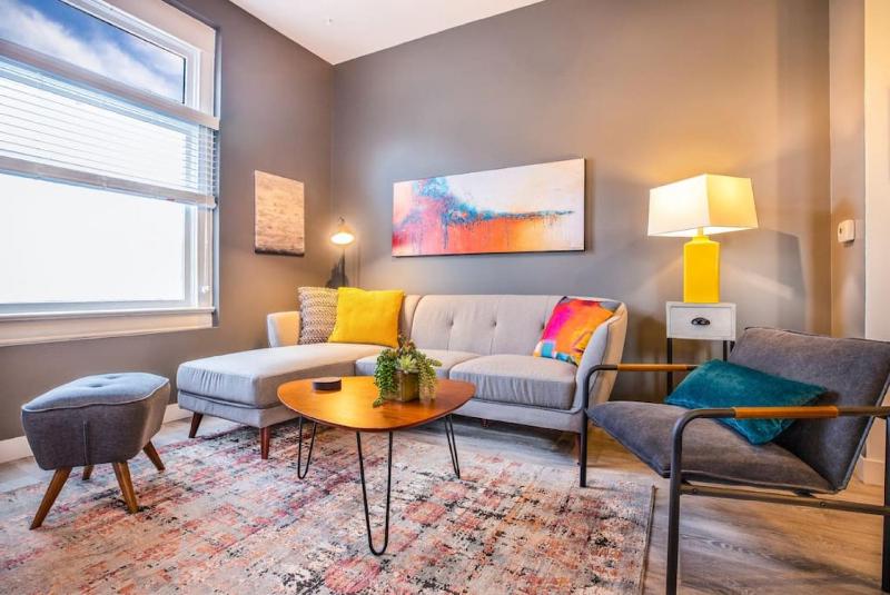 New Contemporary Historical Unit from 5 Star Host - image 13
