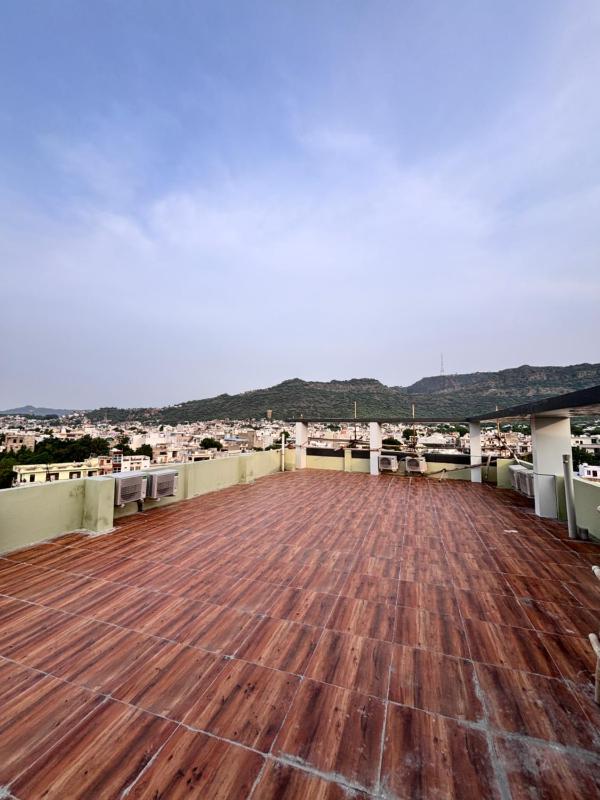 Hotel Golden Heights - image 5