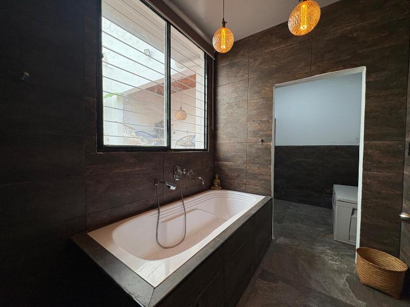 M12. Casa Amplia para Grupos con Gran Zona Exterior - image 12