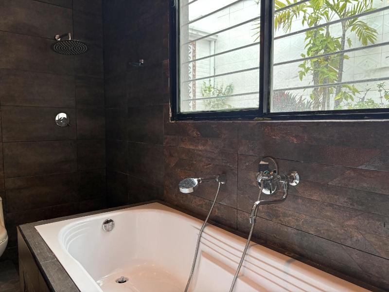 M12. Casa Amplia para Grupos con Gran Zona Exterior - image 9
