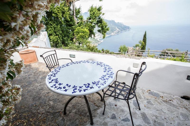 Junior Suite with Terrace and Sea View image 3
