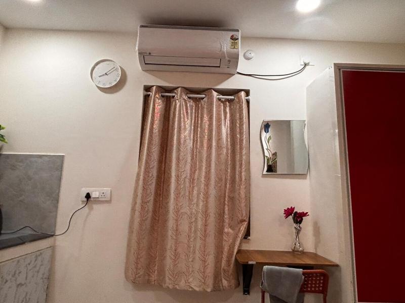 Warm & Cozy Studio Stay - image 7