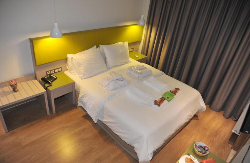 Standard Double Room image 2