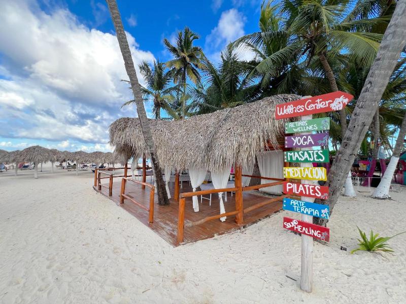 DELUXE STUDIOS with POOL VIEW and Wi-Fi at PLAYA LOS CORALLES - image 18