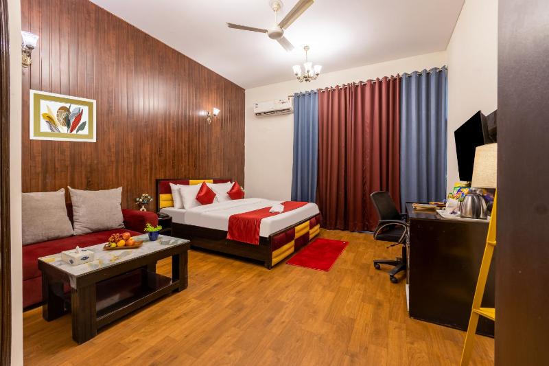 Nook Inn & Suites - 2 Min Walk From MG ROAD METRO - image 13