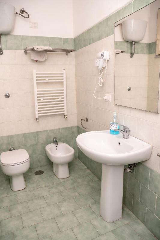 rooms 339 casapartenope - image 7