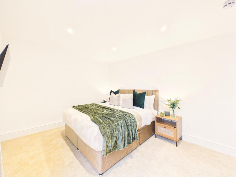 NEW Artisan Apartment by Signature Stays - Modern - Spacious - Parking - image 31