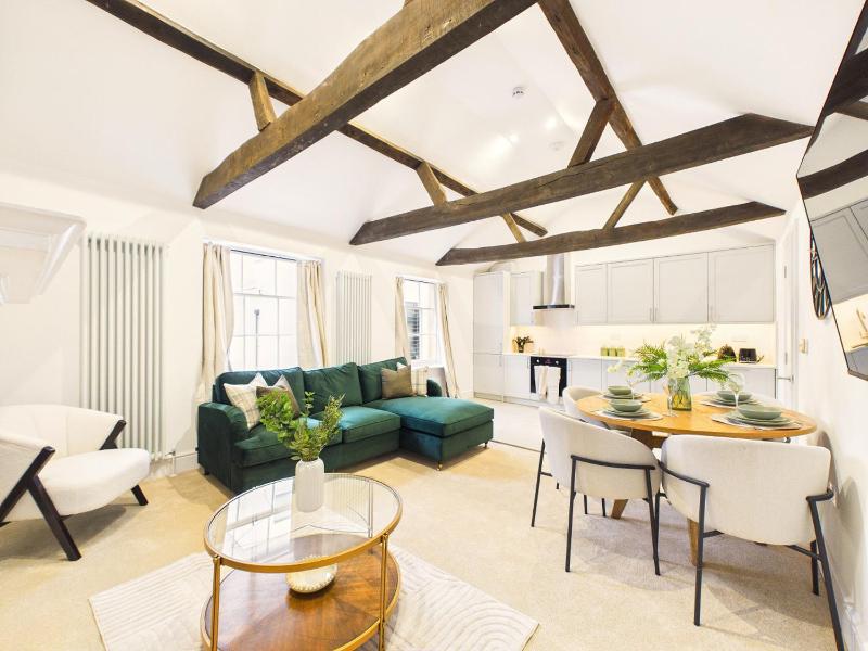 NEW Artisan Apartment by Signature Stays - Modern - Spacious - Parking - image 19