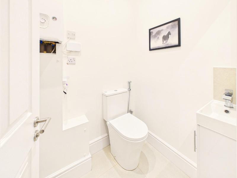 *NEW* Artisan Court | Central | Modern | Parking - image 28