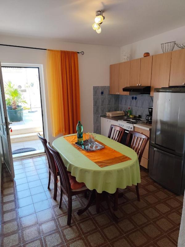 Apartments with parking space Bol Brac - 27896 - image 15