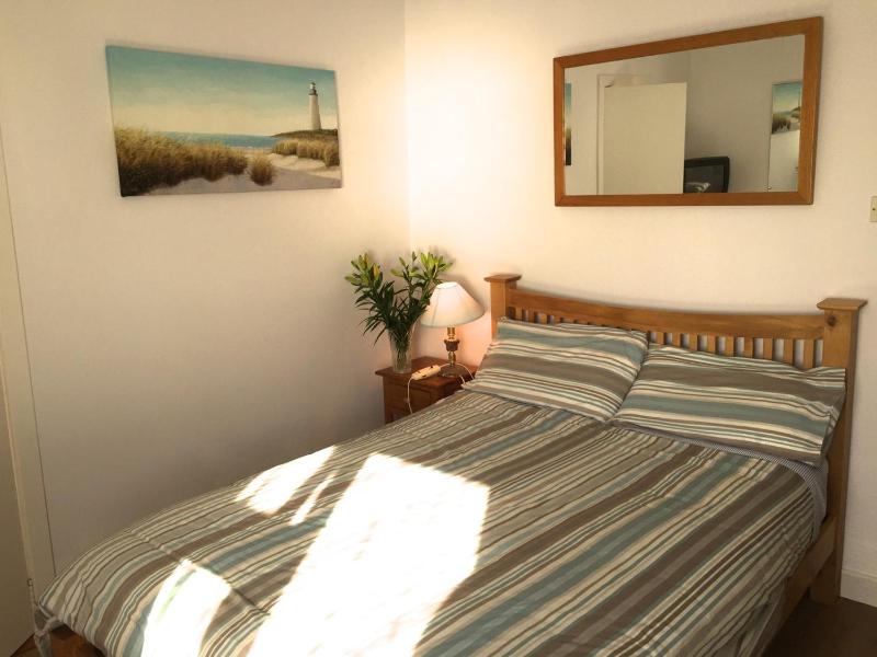 Deluxe Double Room with Side Sea View image 2