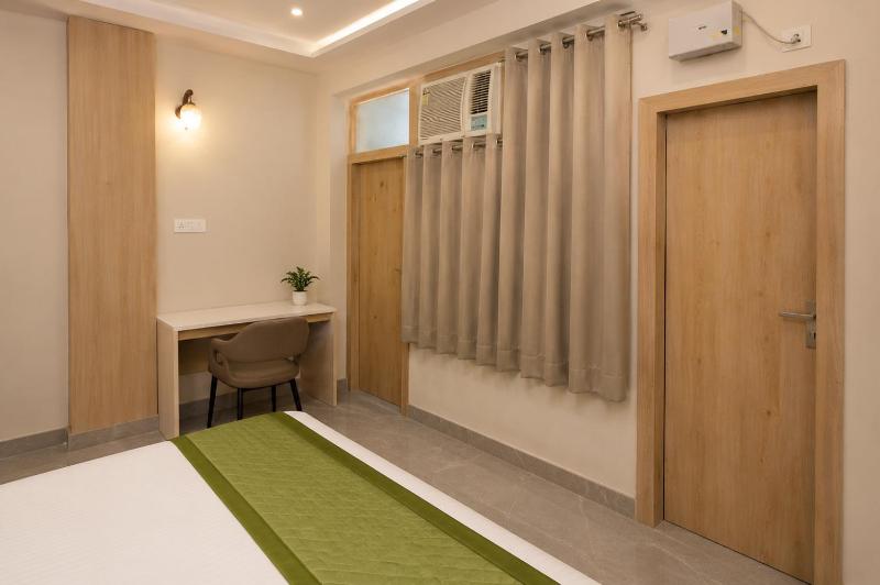 Hotel Stars Q-48 Near Noida Stadium & Noida Sec 15-16 Metro - image 3