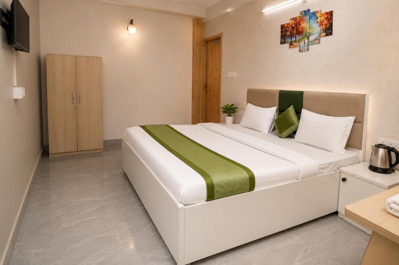 Hotel Stars Q-48 Near Noida Stadium & Noida Sec 15-16 Metro - image 14