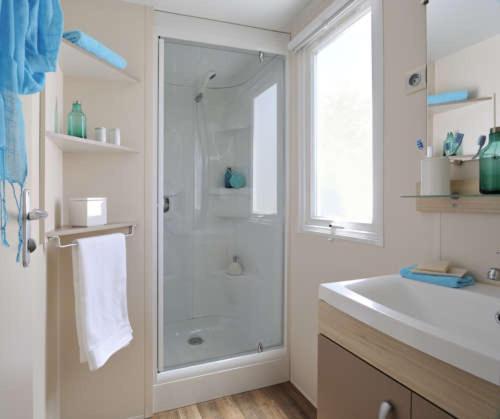 Three-Bedroom Chalet image 2