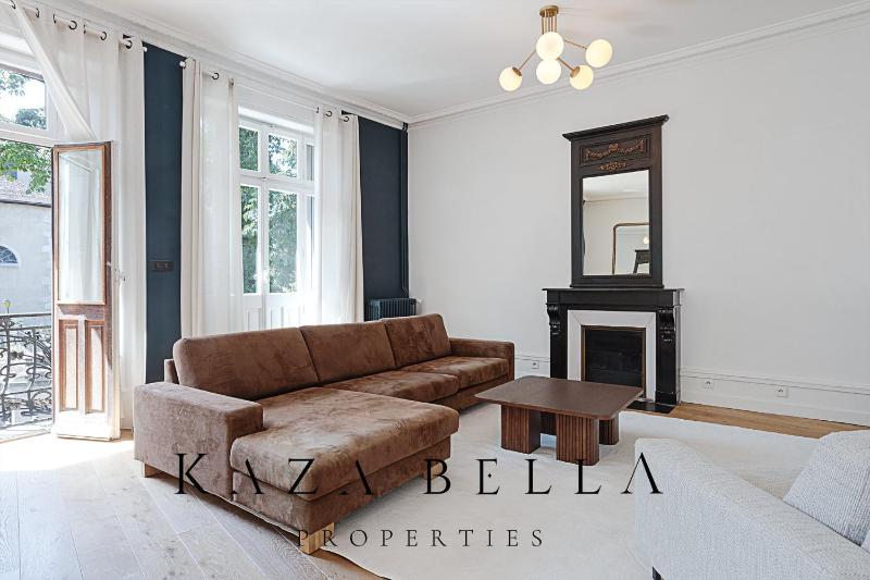 KAZA BELLA - Luxury 3BR in the heart of Annecy - image 4