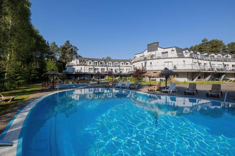 Komfortowy Apartament z Tarasem Blisko Plaży z Dodatkowymi Udogodnieniami w Pobierowie by Noclegi Renters - image 12