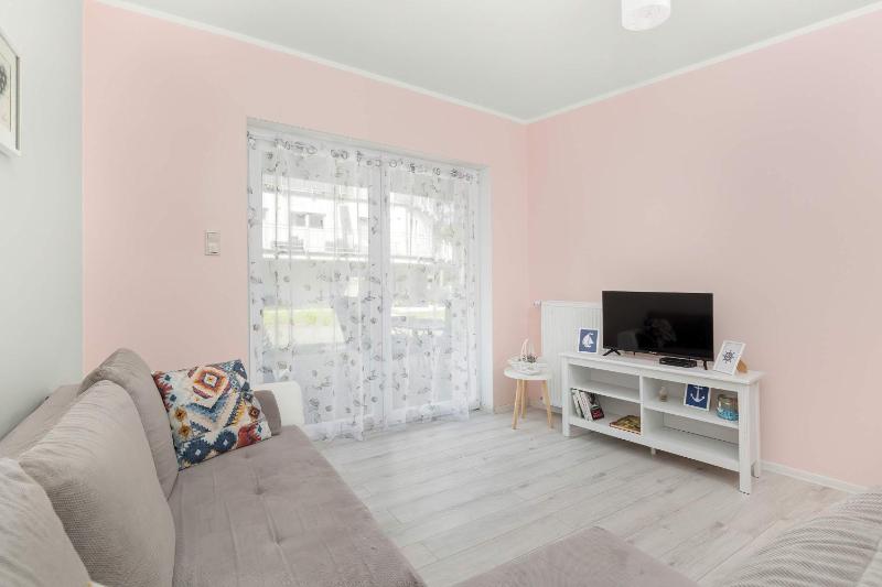 Komfortowy Apartament z Tarasem Blisko Plaży z Dodatkowymi Udogodnieniami w Pobierowie by Noclegi Renters - image 33