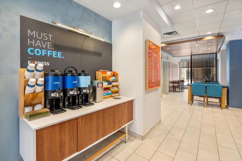 Holiday Inn Express Toronto Downtown By IHG - image 12