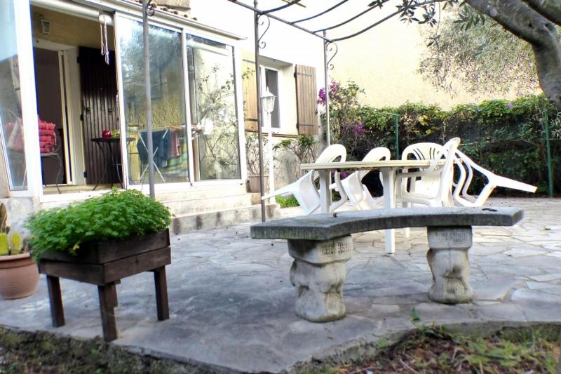 T5 house with Wifi - garden and terrace - image 17