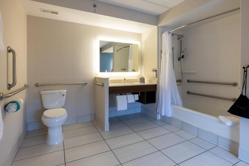 Holiday Inn Express Charleston US Highway 17 & I-526 By IHG - image 46