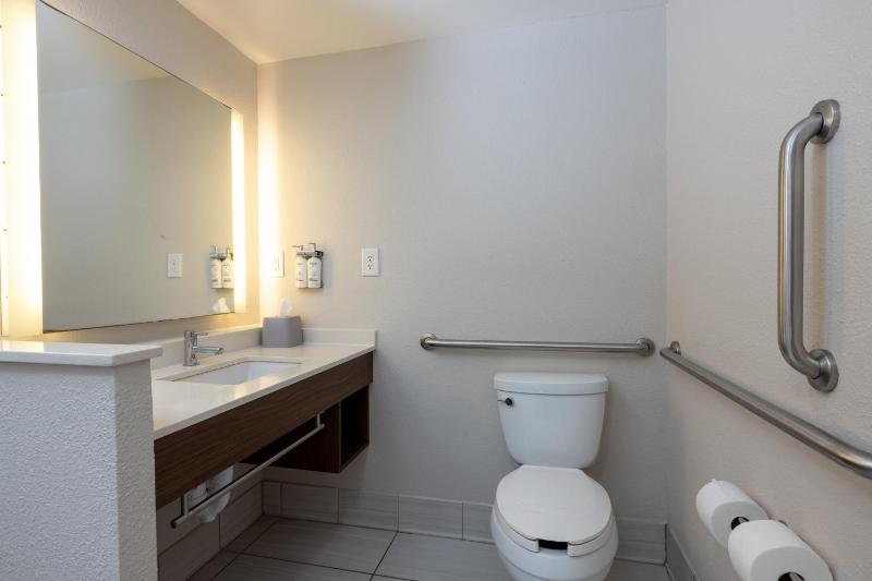 Holiday Inn Express Charleston US Highway 17 & I-526 By IHG - image 50