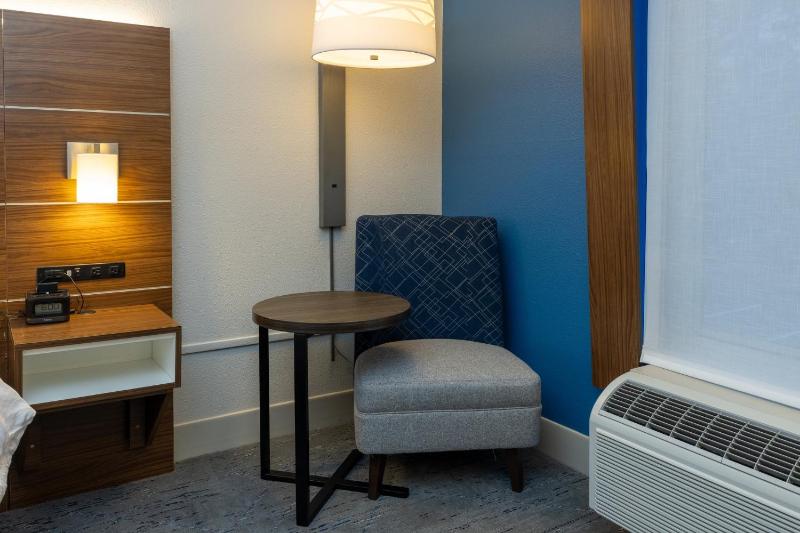Holiday Inn Express Charleston US Highway 17 & I-526 By IHG - image 44