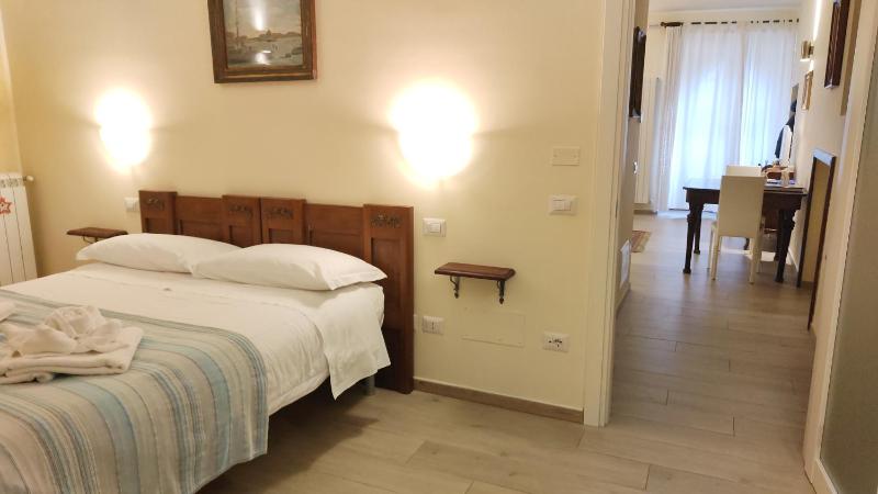 La Suite di San Rufino by MyAssisiSuite - Vicino a San Carlo Acutis - Dormi in una Casa del '400 - 75 mq PIANO TERRA NO Barriere Architettoniche - 2 Veri Letti Matrimoniali Zero Divani Letto - LIVE CHECK-IN No Key Box 2 Real Beds - Mówimy po polsku - image 5