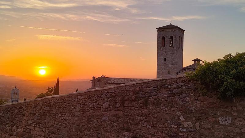 La Suite di San Rufino by MyAssisiSuite - Vicino a San Carlo Acutis - Dormi in una Casa del '400 - 75 mq PIANO TERRA NO Barriere Architettoniche - 2 Veri Letti Matrimoniali Zero Divani Letto - LIVE CHECK-IN No Key Box 2 Real Beds - Mówimy po polsku - image 22
