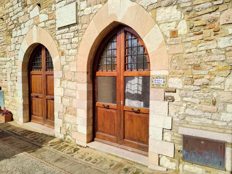La Suite di San Rufino by MyAssisiSuite - Vicino a San Carlo Acutis - Dormi in una Casa del '400 - 75 mq PIANO TERRA NO Barriere Architettoniche - 2 Veri Letti Matrimoniali Zero Divani Letto - LIVE CHECK-IN No Key Box 2 Real Beds - Mówimy po polsku - image 13