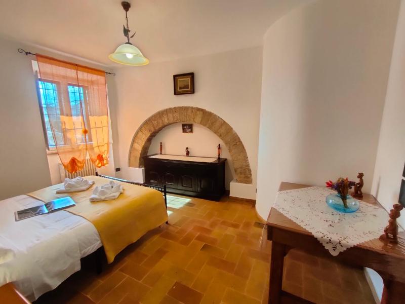 La Suite di Santa Chiara by MyAssisiSuite - Vicino a San Carlo Acutis - Dormi in una Casa del '400 - 125 mq RARO PIANO TERRA - 3 Veri Letti Matrimoniali Zero Divani Letto - LIVE CHECK-IN No Key Box 3 Real Beds Jacuzzi - Mówimy po polsku - image 30