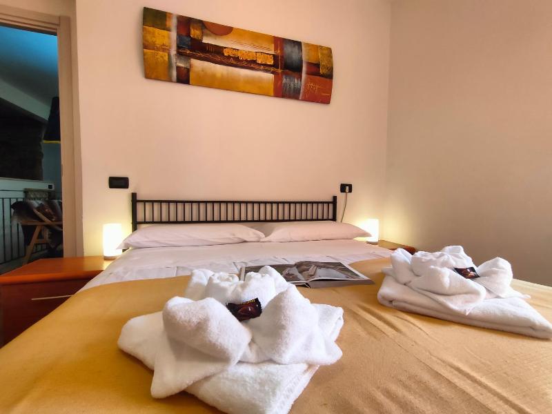 La Suite di Santa Chiara by MyAssisiSuite - Vicino a San Carlo Acutis - Dormi in una Casa del '400 - 125 mq RARO PIANO TERRA - 3 Veri Letti Matrimoniali Zero Divani Letto - LIVE CHECK-IN No Key Box 3 Real Beds Jacuzzi - Mówimy po polsku - image 34