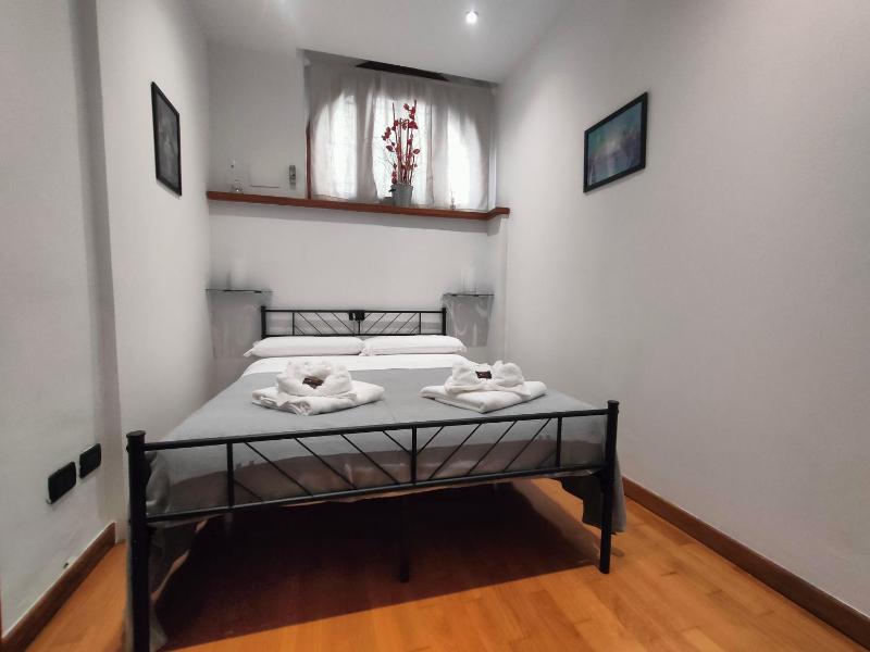 All'Ombra di Santa Chiara by MyAssisiSuite - Vicino a San Carlo Acutis - Dormi in una Casa del '400 - 140 mq RARO PIANO TERRA - 4 Veri Letti Matrimoniali Zero Divani Letto - LIVE CHECK-IN No Key Box 3 Real Beds Jacuzzi - Mówimy po polsku - image 7