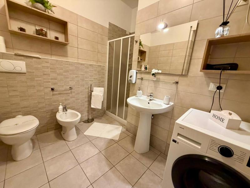 Casa Vacanza da ELENA 3 - Bilocale in prossimità della Stazione FS Verona Porta Nuova - image 13