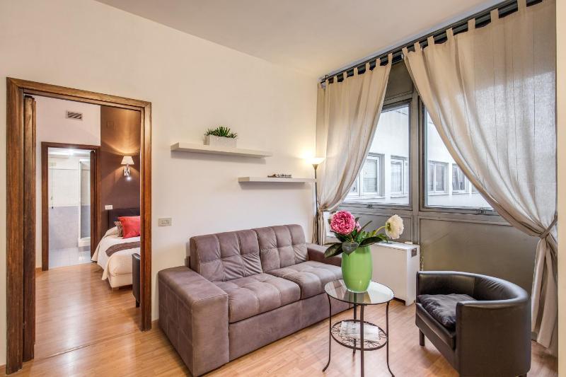 One-Bedroom Apartment image 4