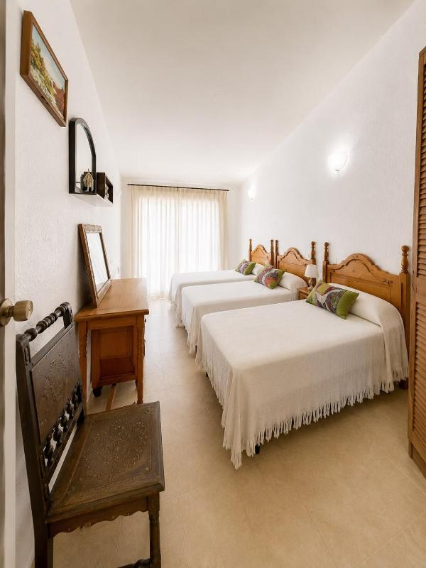 Traditional Villa by the beach - image 10