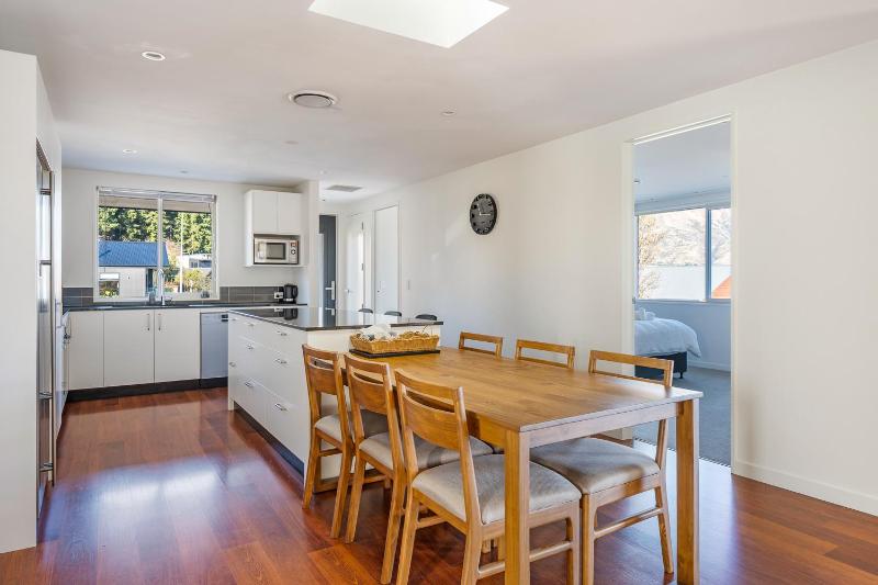 Lakeview on Landsborough - image 4