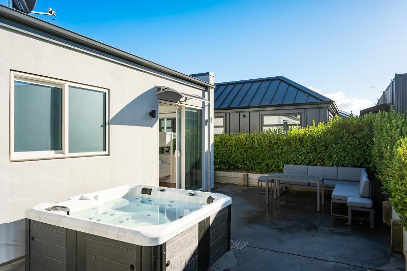 Lakeview on Landsborough - image 21