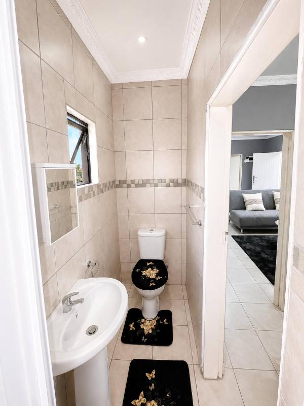 Stay Mi Casa Modern Midrand Apartment - image 10