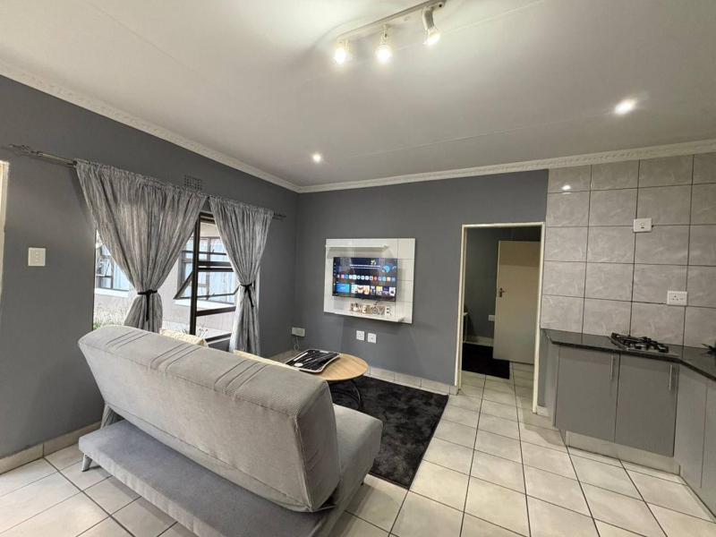 Stay Mi Casa Modern Midrand Apartment - image 7