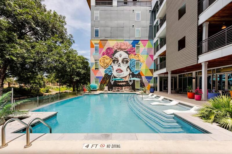 Riverwalk Penthouse Skyline Views RSV Parking Pet Friendly Free parking - image 33