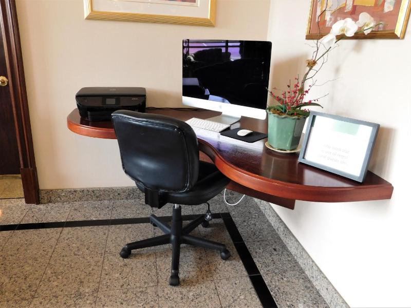 Town & Country Inn and Suites - image 24